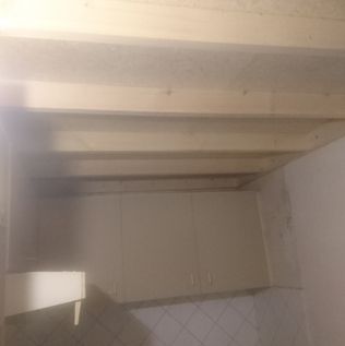 houtskelet vloer mezzanine/ plafond keuken